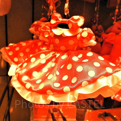 ミニーのドレスがかわいいキーホルダー