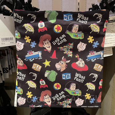 きんちゃく裏（トイストーリーべスティーズグッズ）