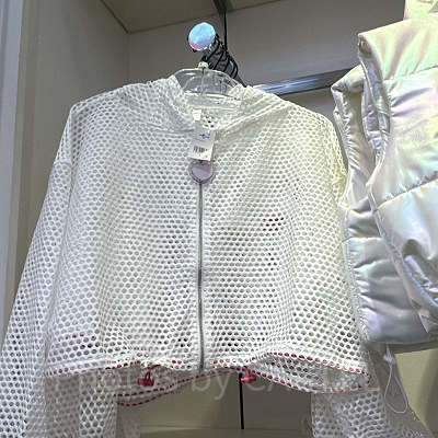 キティのメッシュパーカ