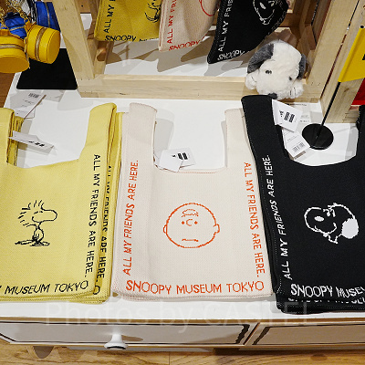 ニットバッグ（左からWS YELLOW / CB WHITE /SN BLACK ）