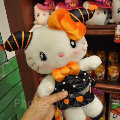 「KOWAKAWA　HALLOWEEN」ハローキティぬいぐるみ