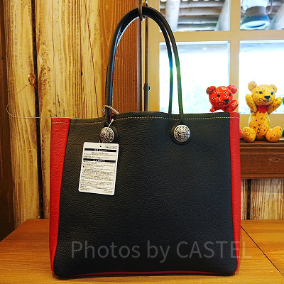 レザーのトートバッグ（スクエア）