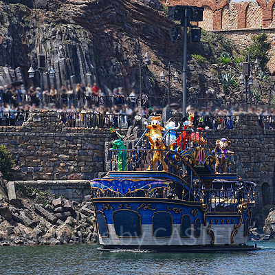 レッツ・セレブレイト・ウィズ・カラー