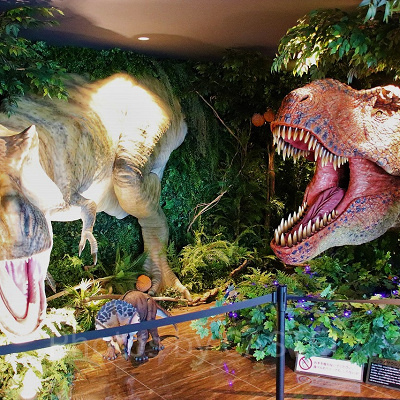 ロビーのティラノサウルス
