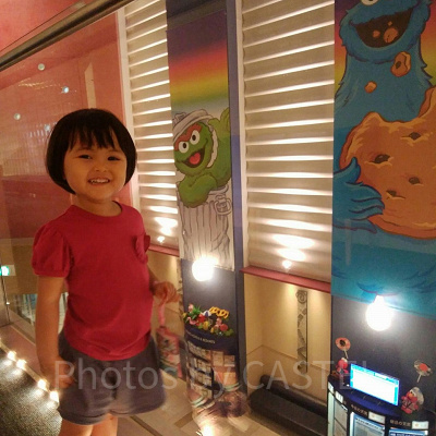 ホテル近鉄ユニバーサルシティ5階の「大戸屋」に直結する廊下から見下ろすとロビーが見える