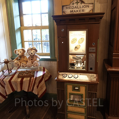 ロストリバーアウトフィッターのメダリオンメーカー