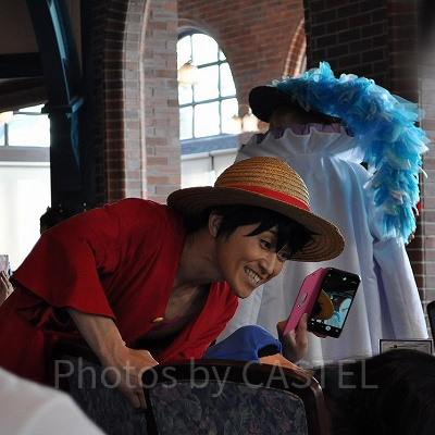 肉を狙うルフィ/サンジの海賊レストラン2019