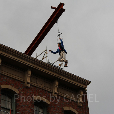 ルパン三世ザライブ／クレーンに吊り上げられるルパン三世