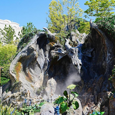 ドラゴン姿のマレフィセントのロックワーク