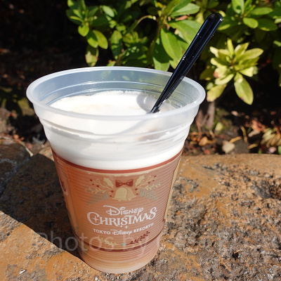 メイプル風味のホットアップルドリンク