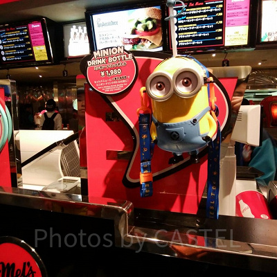 メルズドライブイン／USJミニオンのドリンクホルダー