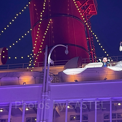 S.S.コロンビア号からミッキーが登場