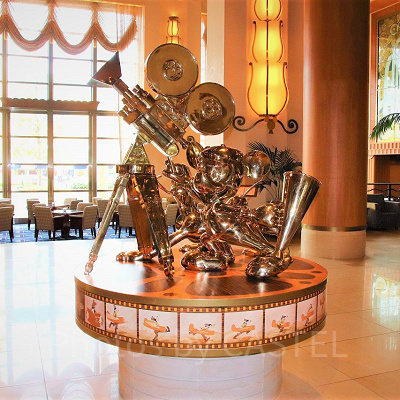 映画を撮るミッキー