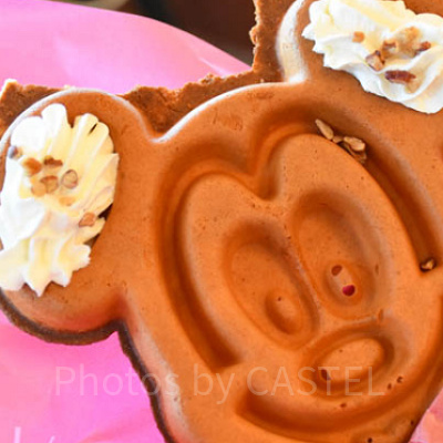 ミッキー？ミニー？かわいいテイクアウト用ワッフル♡