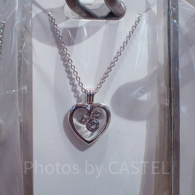 ミッキーネックレス