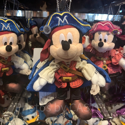 ミッキーぬいぐるみバッジ