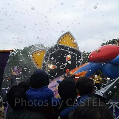 数年前の10月中旬　厚手のアウターと帽子をかぶっています