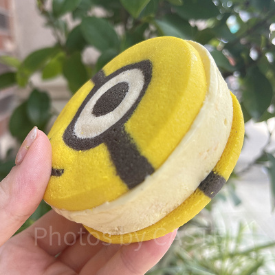 ミニオンクッキーサンド バナナアイス&フルーツ