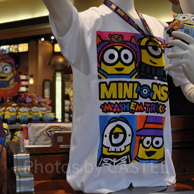 ミニオン「MINIONS MAYHEM TRICK」4ミニオンのTシャツ（白）