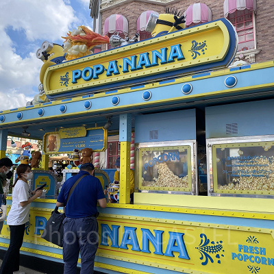 ミニオンパークのポップコーンカート「ポパ・ナーナ」