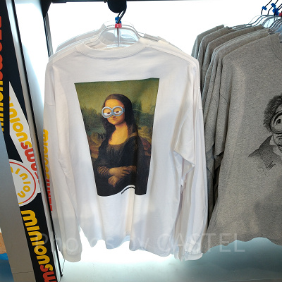 ミニオン×BEAMSトレーナー（たたずむ女性）白