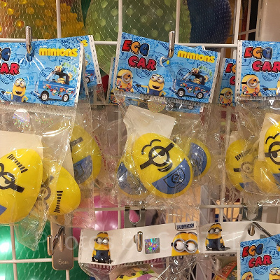 ミニオンズのたまごカー②／100均ショップ「ダイソー」