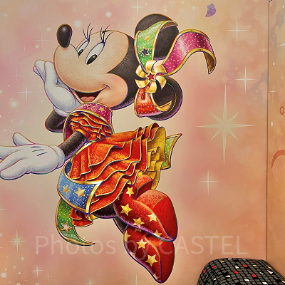 ミニーマウスのコスチューム（イラスト）