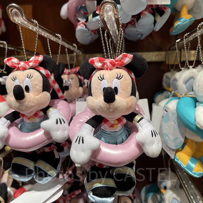 ミニーぬいぐるみバッジ（2022ディズニー夏グッズSUISUI SUMMER）