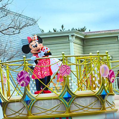 「ミニー、ウィー・ラブ・ユー!」レポ：ランドとシーの違い