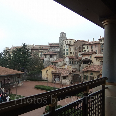 ミラコスタ：客室から見えるエントランス風景