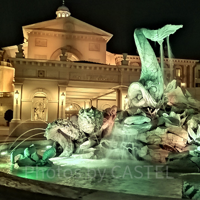 ライトアップされたミラコスタ