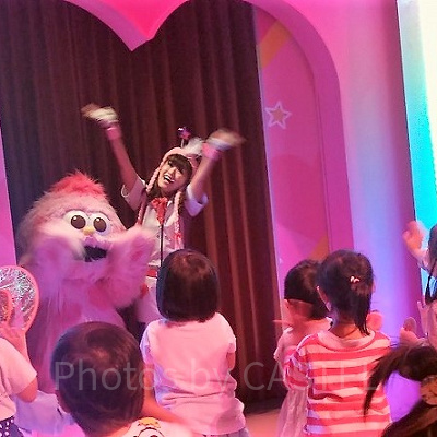 モッピーとDJラッキーはステージから退場