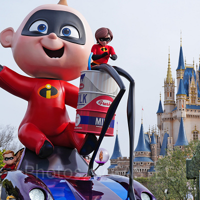 ハーモニーインカラーのミスターインクレディブルのフロート