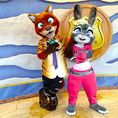 ズートピアエリアで会えるニック＆ジュディ(ハロウィン限定のガゼルコンサート衣装)
