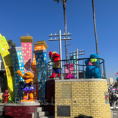 NO!LIMITパレードのセサミストリートフロート