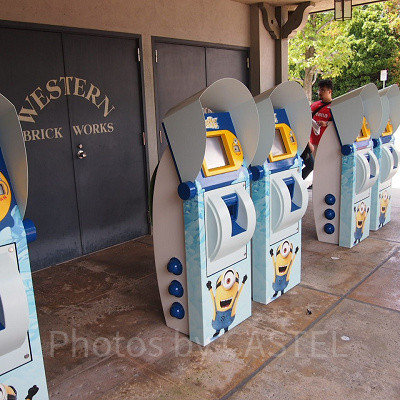 ミニオン・ハチャメチャ・アイスの整理券発行機