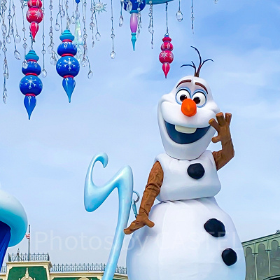 「アナと雪の女王」のオラフ