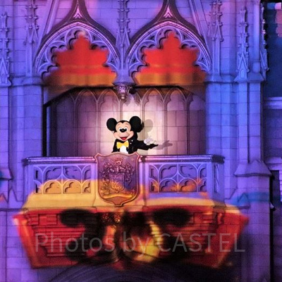 オープニングの指揮者ミッキー