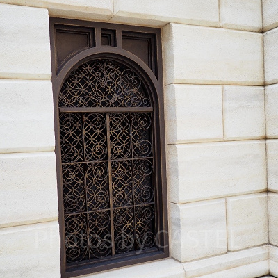 屋外の冷房設備