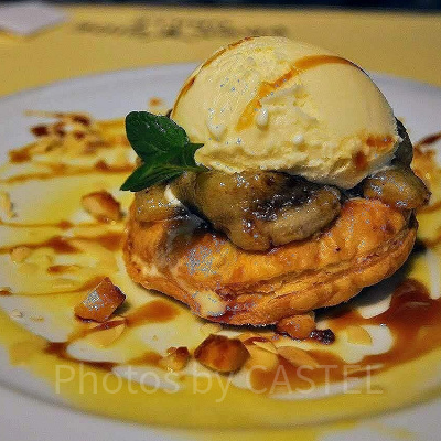 パークサイドグリルのバニラアイスクリーム＆クレープ（500円）