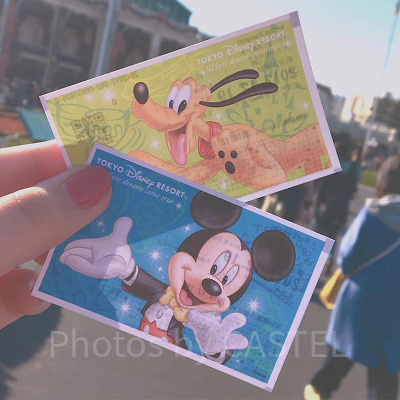 パークチケットにはおなじみのキャラクターが