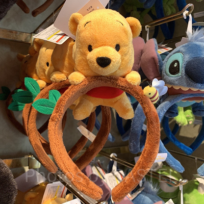 のぞきこんだプーさんがキュート♡