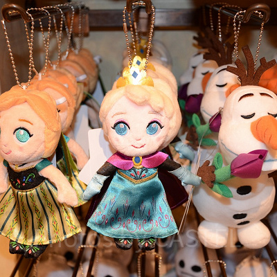 ぬいぐるみバッジ（エルサ）