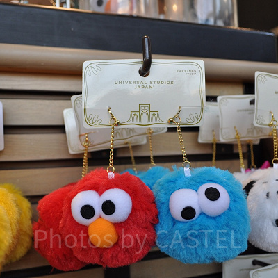 ぽんぽんイヤリング（エルモ＆クッキーモンスター）