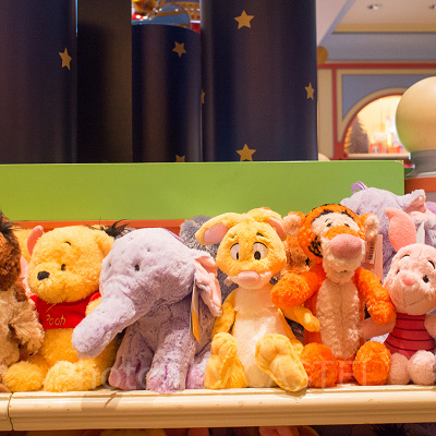 くまのプーさん - ピグレット ぬいぐるみ プラッシー ピグレットのぬいぐるみ（ポージープラッシー）| キャステル