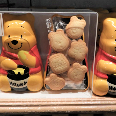 プーさんの缶がかわいい