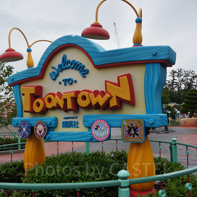 家族連れに人気のアトラクションは朝一か夕方に！