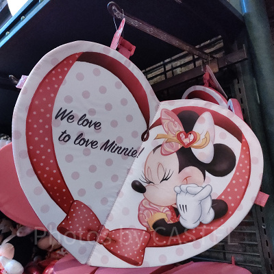 ミニー・べスティーズ・バッシュ！グッズ：ポータブルクッション