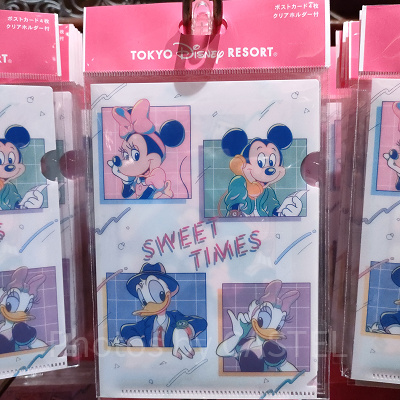 ディズニーSWEET TIMESグッズ：ポストカード4枚、クリアホルダー付き
