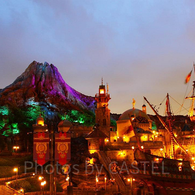 プロメテウス火山が目印！